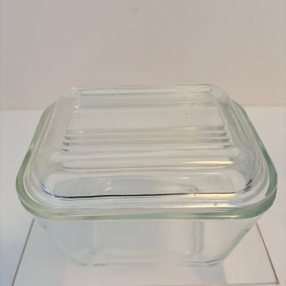 Pyrex Clear Glass Mini Covered Casserole 810 & Refrigerator Dish 501-B - Picture 6 of 8